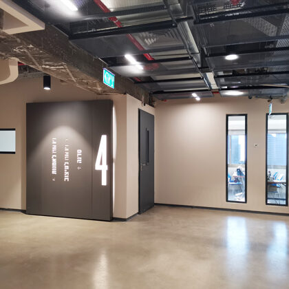 לובי קומה 4 | הניין השחר