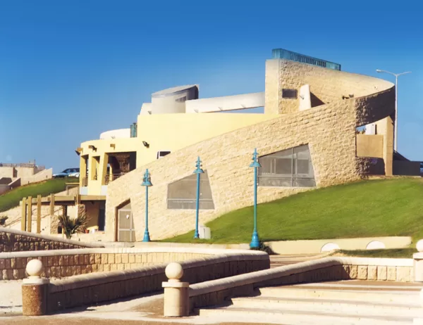 מבנה חוף, טיילת ראשון לציון