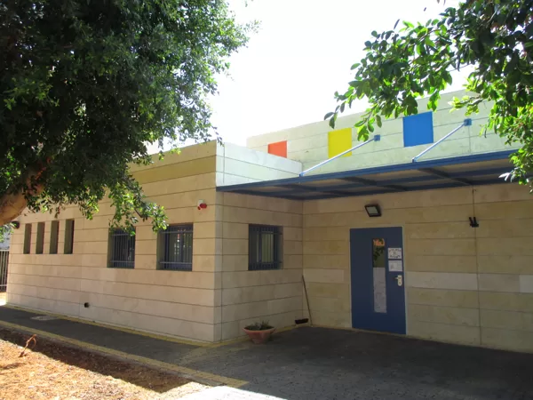 חצר הגנים