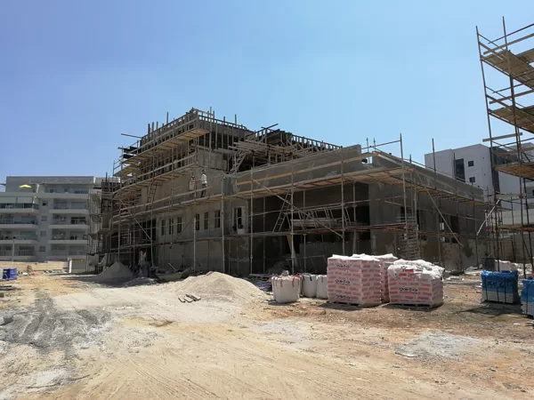 תיעוד תהליך בניית הגנים והמבנה הקהילתי