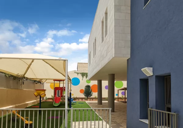 חצר הגן