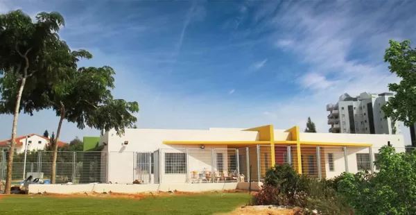 שני גני ילדים, רח' התבור ראשל"צ