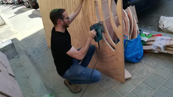 ידידיה איש שלום חותך את מרכיבי "האסלה המשפחתית"