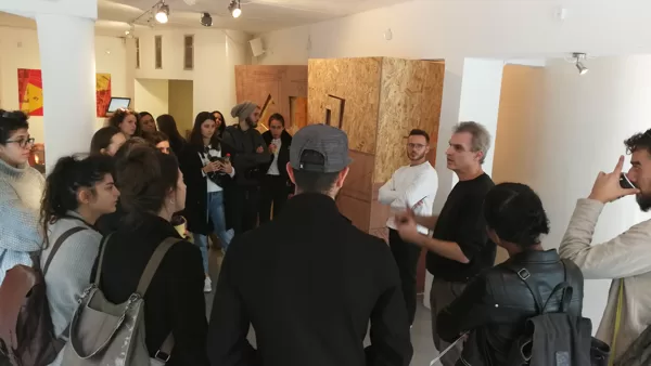 סיור בתערוכה לסטודנטים מהפקולטה לעיצוב במכון הטכנולוגי חולון H.I.T