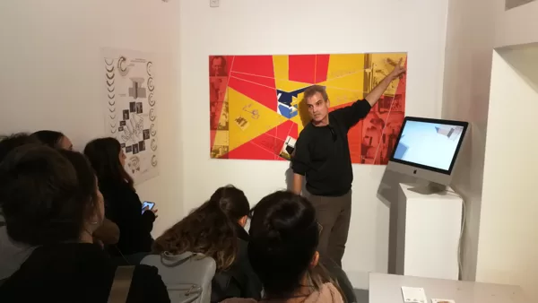 סיור בתערוכה לסטודנטים מהפקולטה לעיצוב במכון הטכנולוגי חולון H.I.T