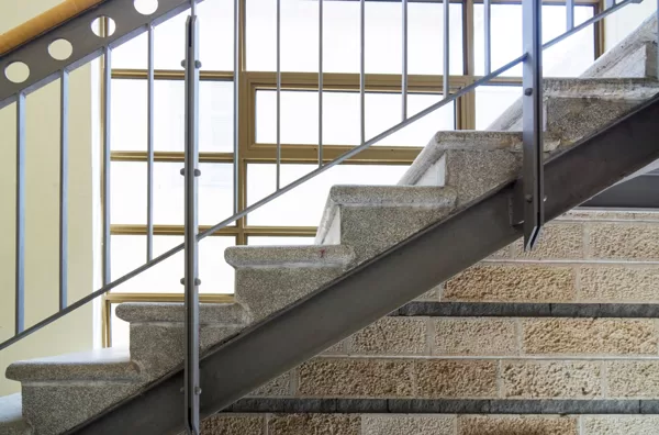מדרגות במוזיאון נחום גוטמן: במשרד רוני זייברט אדריכלים | צילום: יואב פלד-peled studios